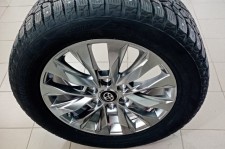 Бронированное колесо зима шипы Toyota Land Cruiser 300 R20